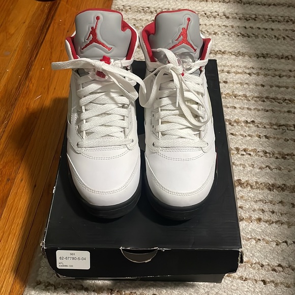 Air Jordan 5 Retro (gs) 2013 - Picture 2 of 9